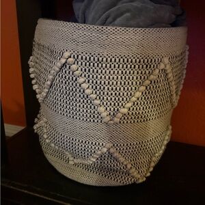 Kirkland Signature Textured Cream Basket